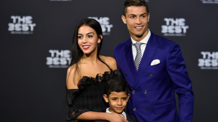 Cristiano Ronaldo officialise sa relation avec Georgina Rodríguez au gala FIFA The Best