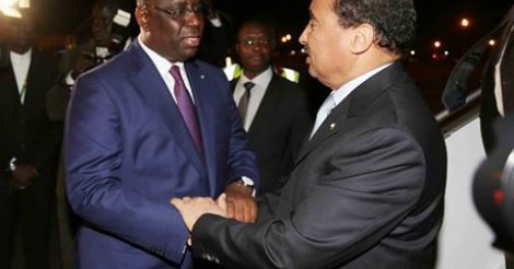 Mohamed Ould Abdel Aziz rentre chez lui, Macky retourne au palais