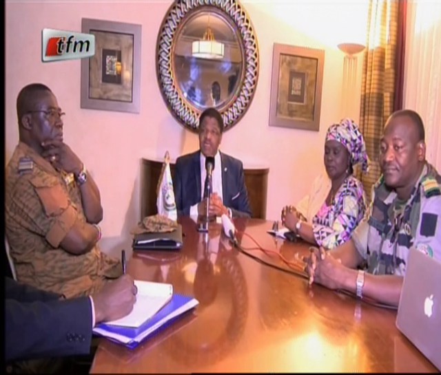 Vidéo: La Cédéao lance un dernier ultimatum à Jammeh. Regardez