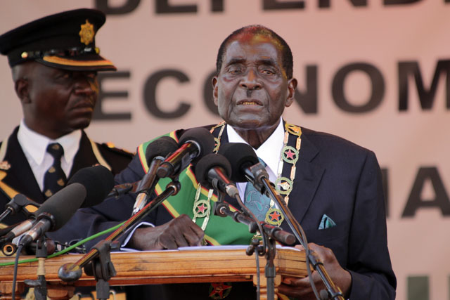 Le Zimbabwe contre-attaque aux appels au départ du président Mugabe