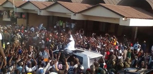 Arrivée d'Adama Barrow en Gambie