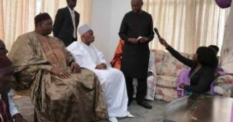 Adama Barrow chez l’ex président Dawda Jawara
