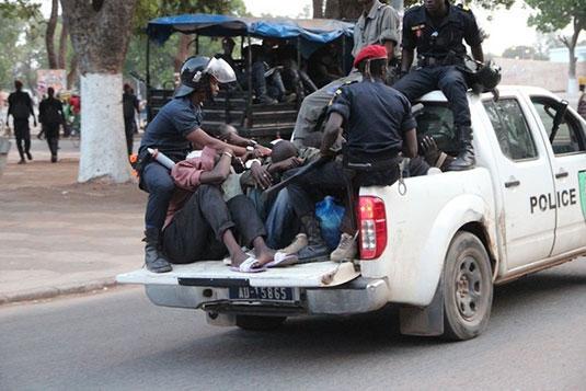 Plus de 100 personnes "interpellées" à Diourbel par les forces de sécurité