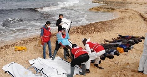 La découverte de corps fait craindre un important naufrage en Méditerranée