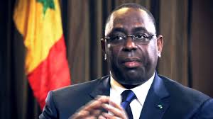 Listes parallèles, ministres et directeurs déloyaux: Macky menace