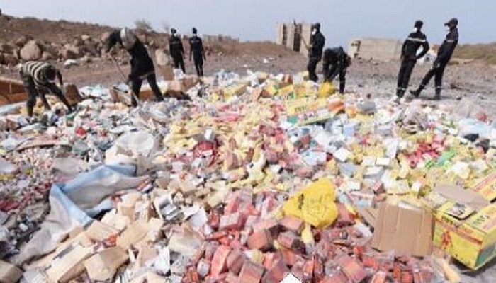 Près de deux tonnes de faux médicaments et piles électriques saisies à Thiaroye et Rosso