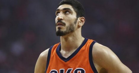 NBA: Un mandat d'arrêt émis contre Kanter