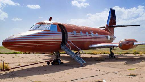 Le jet en piteux état d'Elvis Presley vendu 430.000 dollars