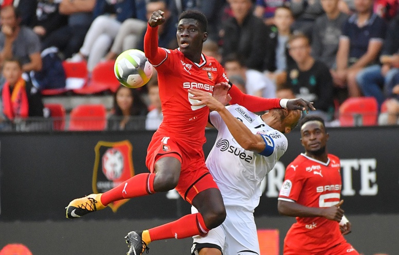 Coup dur pour Aliou Cissé : Ismaila Sarr quitte Saint-Etienne en béquilles