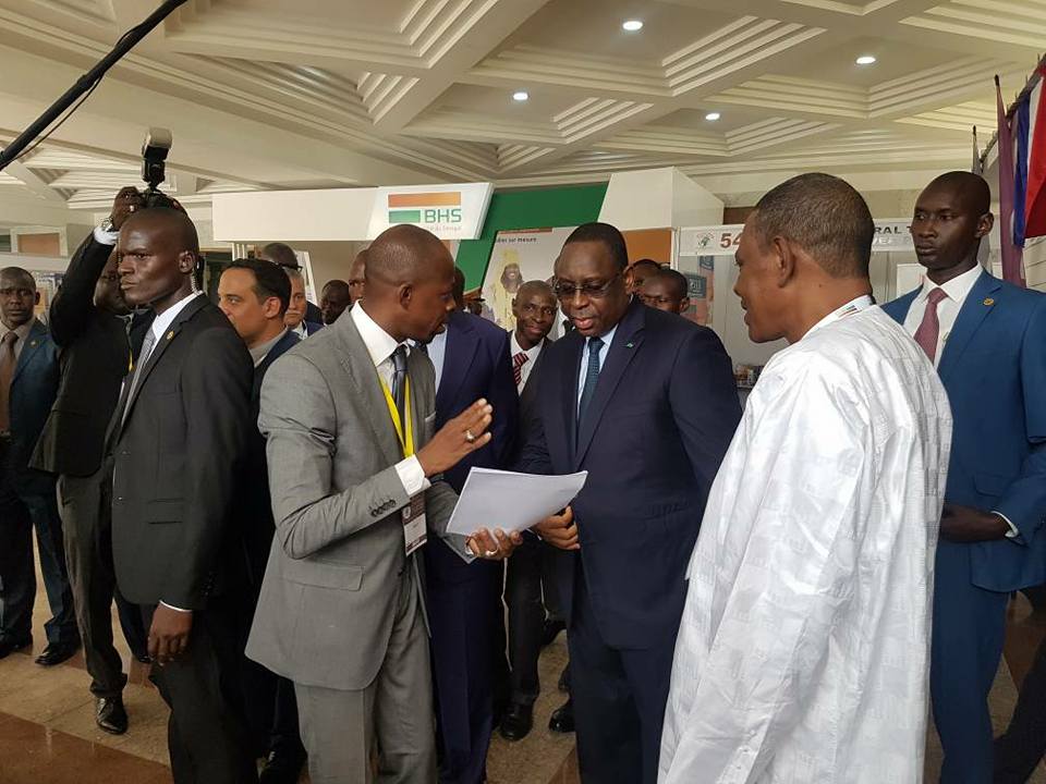 quelques images illustratives de la visite du President Macky SALL au stand du FONGIP