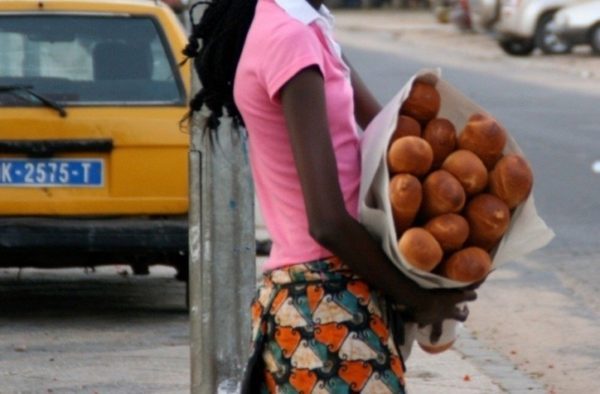 Interdiction de la vente du pain: boutiquiers et clients poussent un cri du cœur