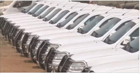 Vidéo: Le président Macky Sall dote les inspecteurs de l’éducation de 59 véhicules flambants neufs – Regardez.