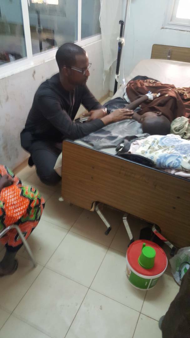 Mameboye au chevet des malades à l'hôpital régional