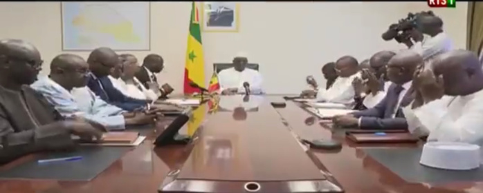 Drame du stade Demba Diop : Macky Sall s’entretient avec les familles des victimes 