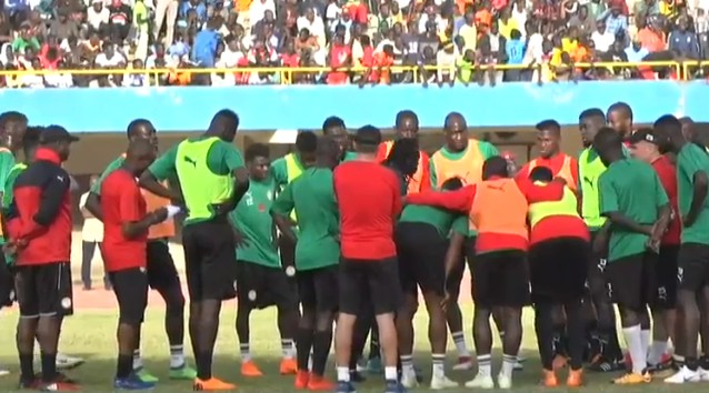 En images, le dernier galop des Lions au stade LSS avant de quitter Dakar