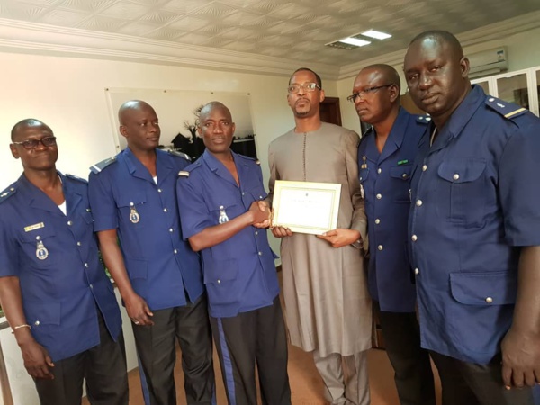 La gendarmerie nationale décerne un diplôme à Mameboye Diao