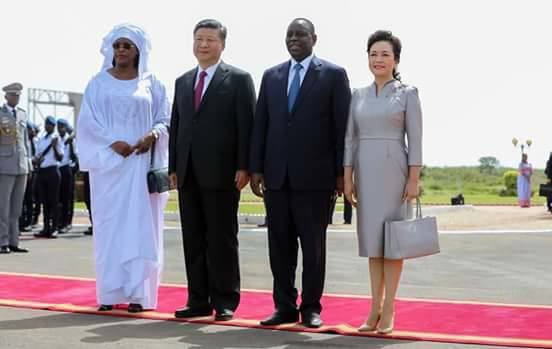 Arrivée Xi Jinping : accueil en grande pompe et signature d’accords