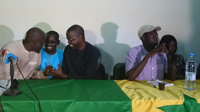 Thiès : La poignée de main appuyée entre Massaly et Diattara... Les deux leaders parlent de rapprochement entre Idy et Karim