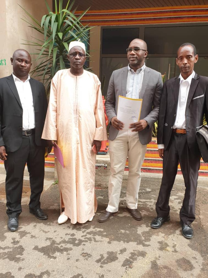 PARRAINAGE : Doudou KA a déposé un premier lot de 18 295 parrains pour Macky SALL