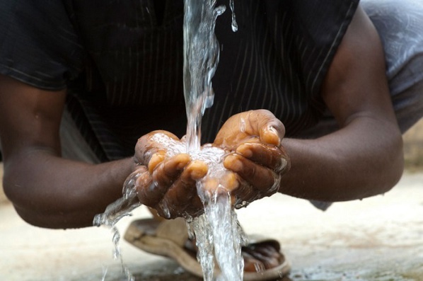 Eau au Sénégal: syndicat et consommateurs s’interrogent après le choix du français Suez