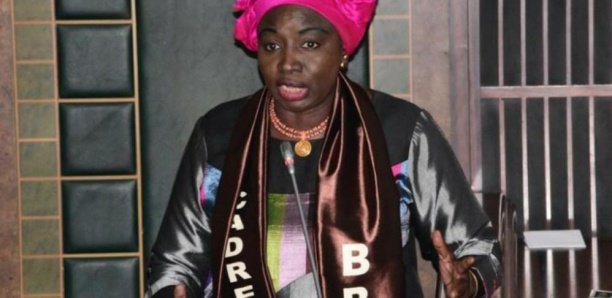 Mimi Touré charge l’opposition