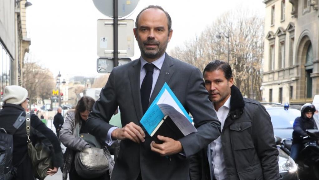 «GILETS JAUNES»: LES MESURES DU GOUVERNEMENT POUR DÉSAMORCER LA CRISE