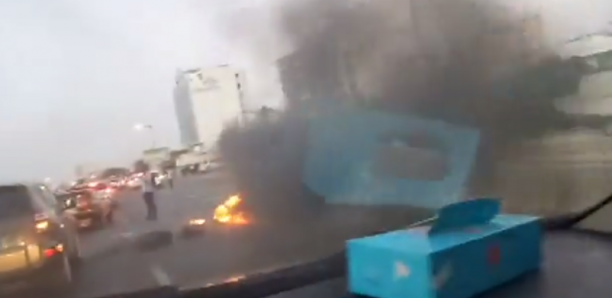 La VDN bloquée par des pneus en feu, le siège de la Convergence Macky horizon 2019 saccagé