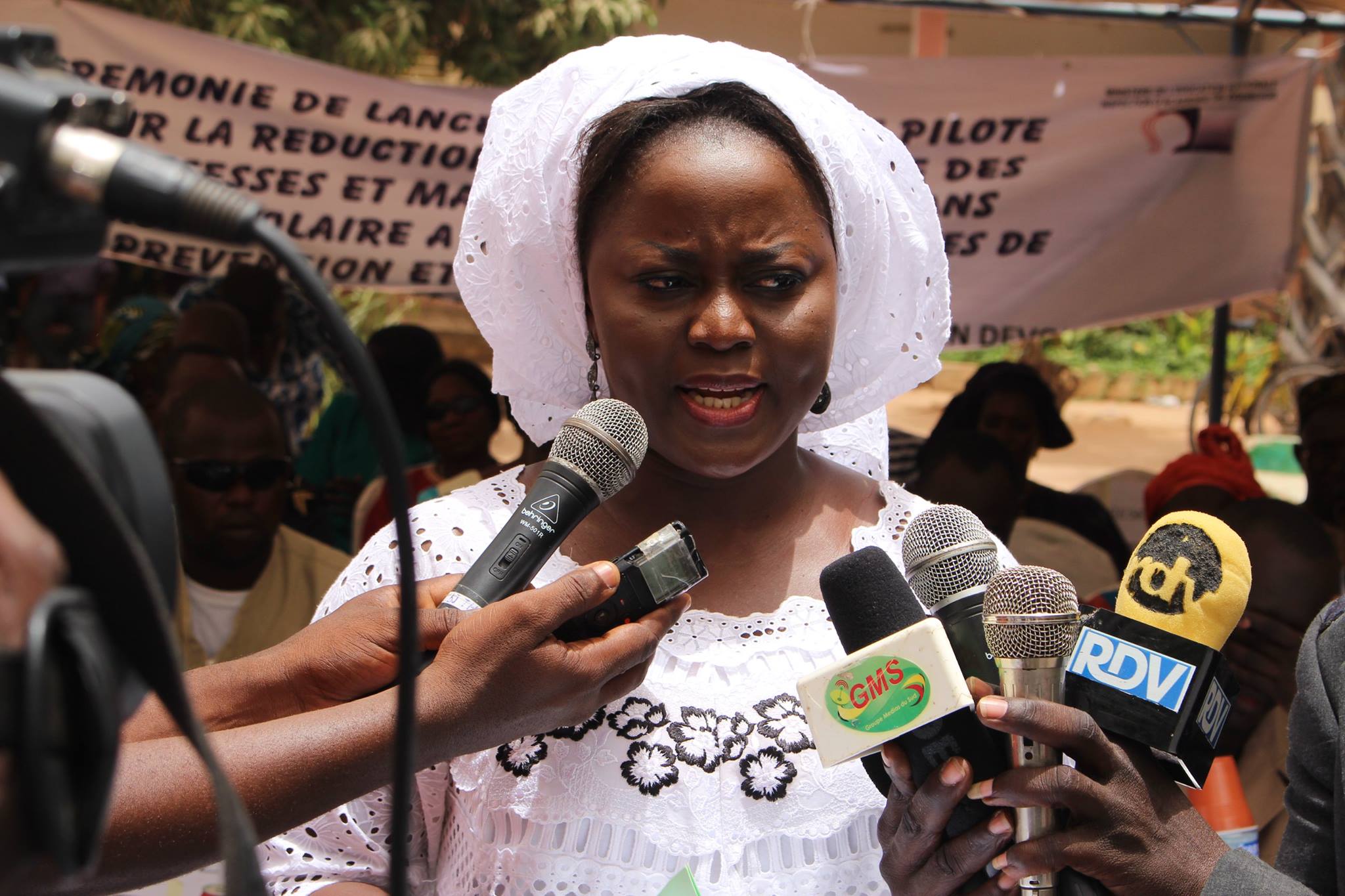 Aminata Angélique Manga attaque Sonko