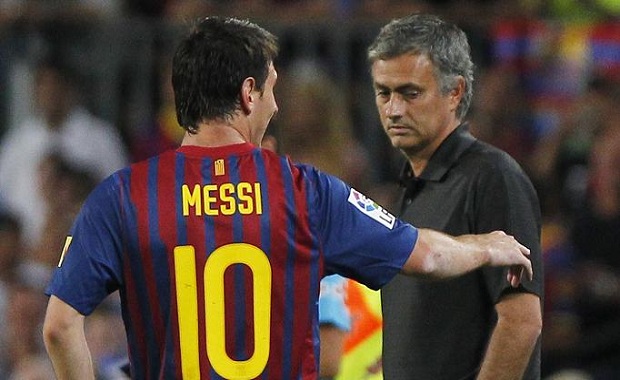 Quand José Mourinho critiquait sévèrement Ronaldinho et Puyol, faisant l'éloge de Messi