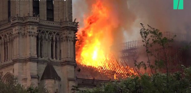 Incendie "effroyable" à Notre-Dame de Paris
