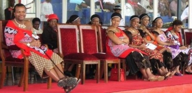 Les 14 épouses du roi Mswati III