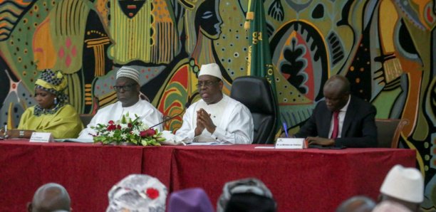 Dialogue politique : Le Frn refuse d’être « berné » en « Fast-track », le Général NIANG suspend les travaux