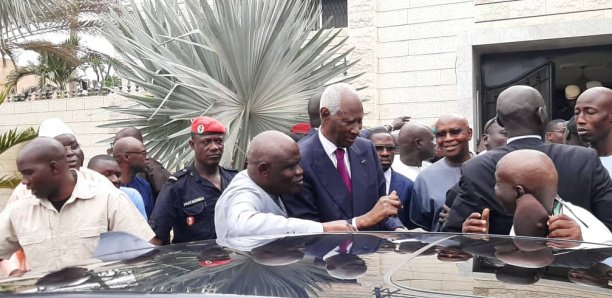 Condoléances - Le président Diouf et son épouse chez Tanor [Photos]