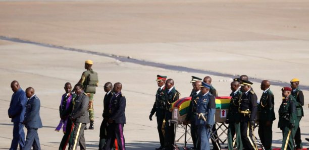 Zimbabwe : la dépouille de Mugabe est arrivée à Harare
