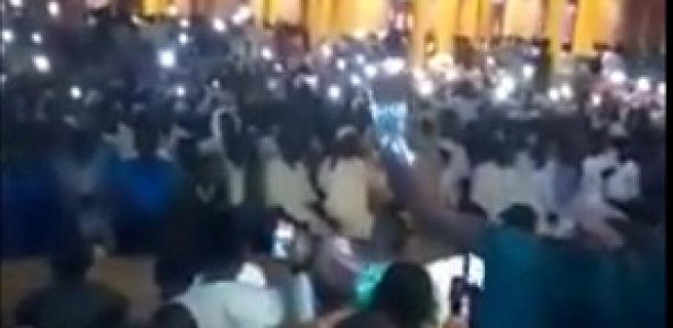 Le Hadra des Tidianes à Massalikoul Jinaan