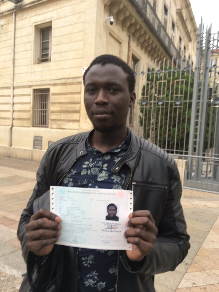 Menacé d'expulsion du territoire français, l'enseignant sénégalais Moustapha Guèye obtient un sursis.