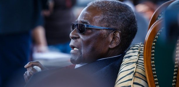 Deux ans après la chute de Mugabe, son héritage économique pèse sur le Zimbabwe