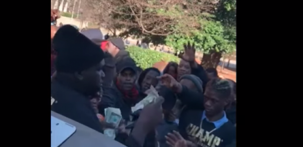 Griff offre des billets aux SDF américains: »Bouma kén wakh def ko sa deuk