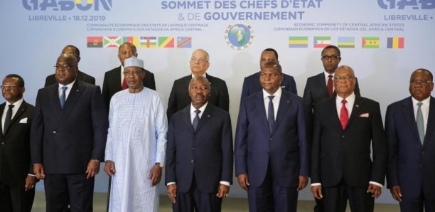 Gabon: polémique sur la signature d'Ali Bongo lors du sommet de la CEEAC