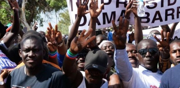 Gambie : Trois morts lors d'une manifestation pour le départ du Président Barrow