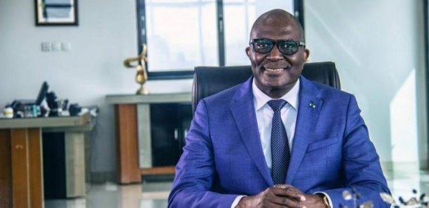 LUTTE CONTRE LE COVID-19 : Babacar Ngom casse la tirelire et offre ...