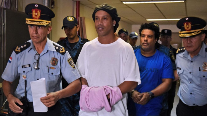 Paraguay : Ronaldinho libéré de prison et placé sous résidence surveillée ´.