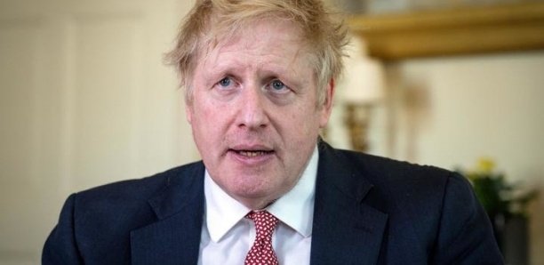 Royaume-Uni : Boris Johnson de retour lundi et attendu sur sa stratégie face au Covid-19