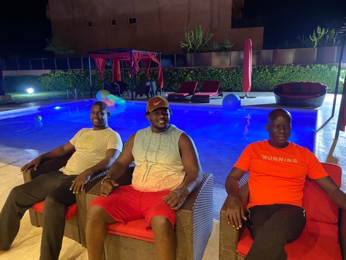 Retrouvailles : Balla Gaye 2 rend visite à Malick Gakou à sa résidence à Saly.