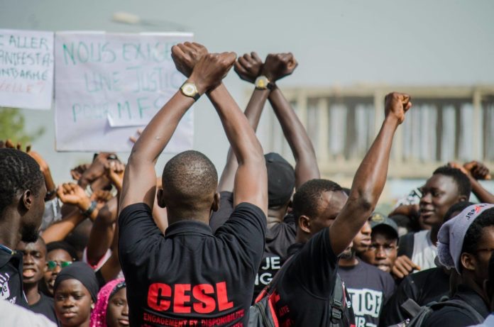 Marche Saint-Louis-Dakar des étudiants de l'UGB: un étudiant tombe et se fait évacuer à l'hôpital