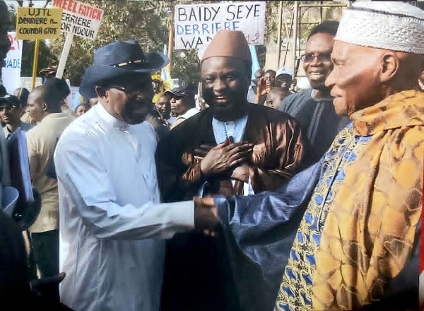 Décès de Iba Der Thiam : Le président Abdoulaye Wade rend hommage à celui qu’il surnommait « Mon Professeur ».