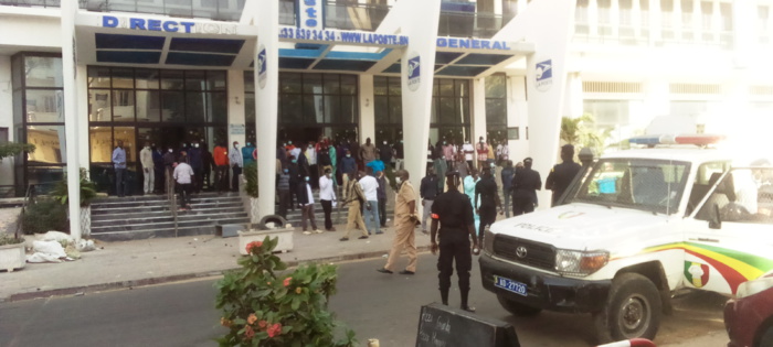 Siège de La Poste : Le préfet n'entend pas laisser se dérouler le sit-in des agents.