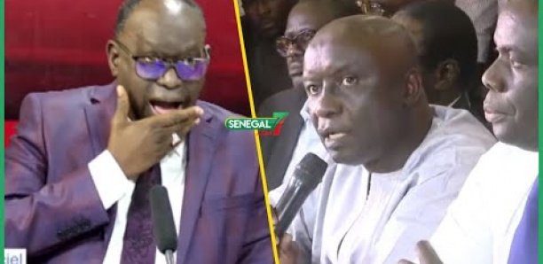 Me El Hadj Diouf "brûle "le livre blanc d'Idrissa Seck: "Lolou Livrou Escroquerie La"