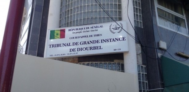 Justice / Diourbel : Une employée de l'état-civil assène un coup de poing à un prof de maths