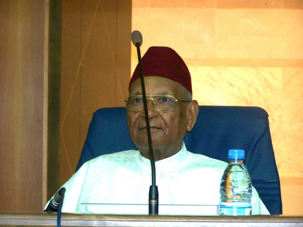 Assumons Amadou-Mahtar M'Bow...